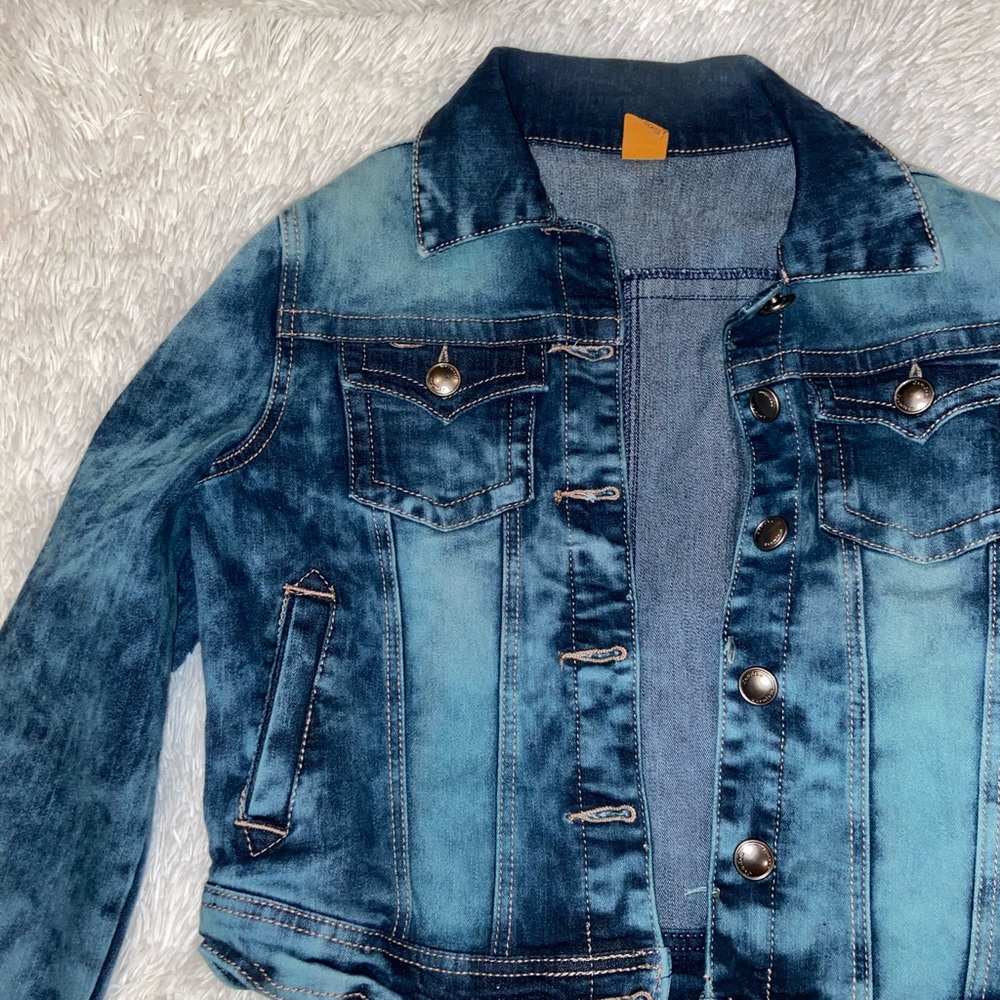Jean jacket - Picture 2 of 7